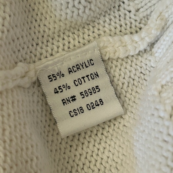 LF White Knit Sweater - Picture 10 of 10